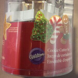 Wilson 30 Piece Metal Cookie Cutter Set (NEW)